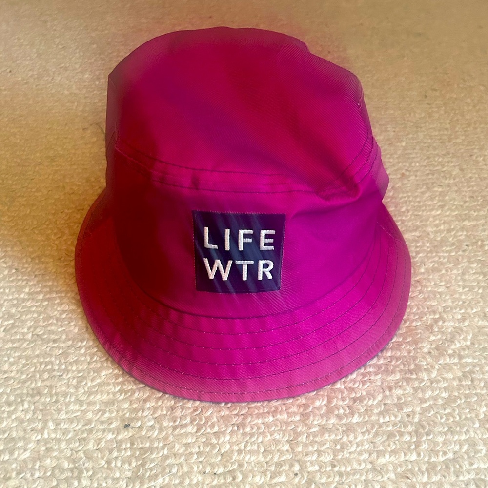 Bucket hat